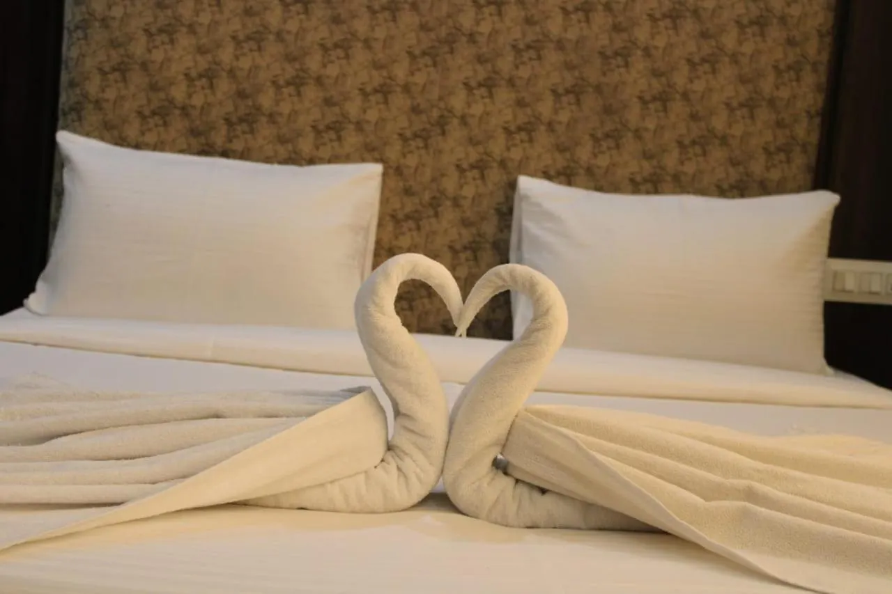 Hotel The Diamond Leaf Chandigarh 0*,  India